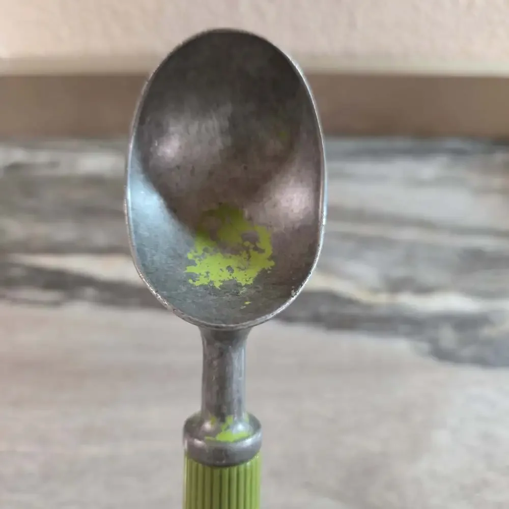 Vintage Green Handle Aluminum Scoop USA – Mid-Century Kitchen Utensil – Small
